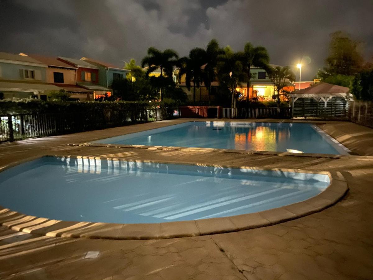 Maison Mitoyenne , Piscine,Citerne, Jardin, Parking, Plage لو جوسيير المظهر الخارجي الصورة
